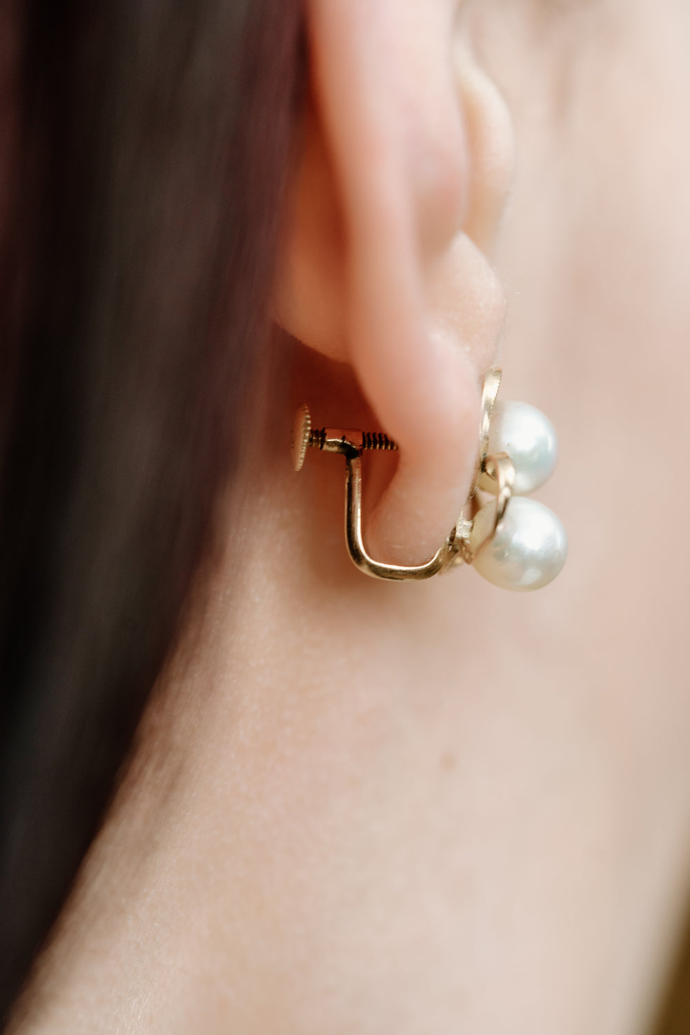 2 Pearl Earrings