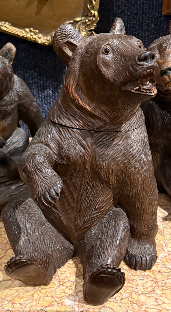 Black Forest Bear-Form Hinged Container