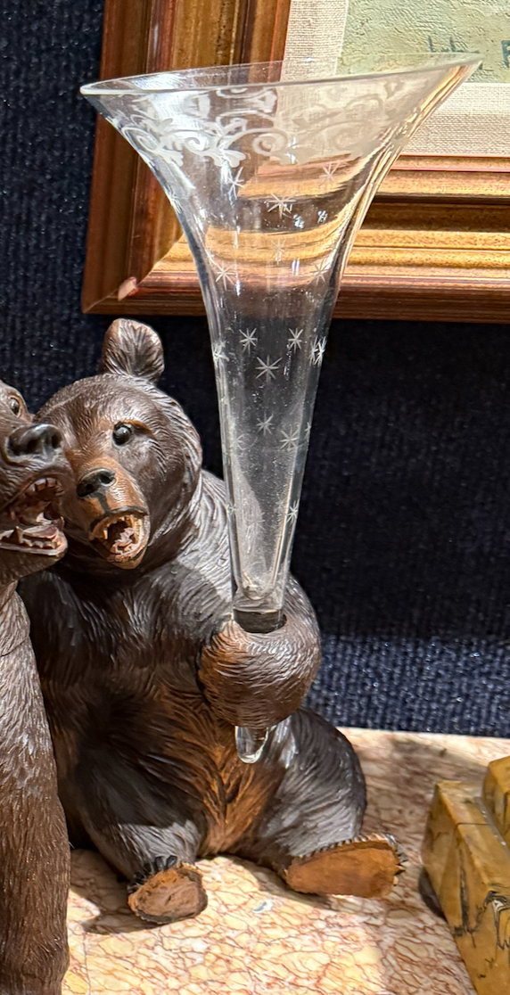 Black Forest Bear-Form Glass Holder