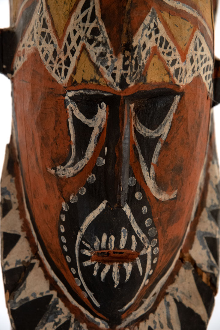 Abelam Maprick Standing Figures, Middle Sepik Region, Papua New Guinea ...